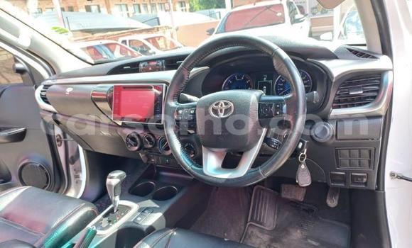 اشتري مستعمل Toyota Hilux White سيارة في Maseru في Maseru اشتري مستعمل Toyota Hilux White سيارة في Maseru في Maseru