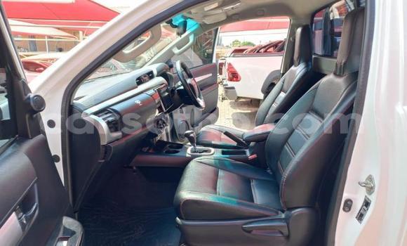 اشتري مستعمل Toyota Hilux White سيارة في Maseru في Maseru اشتري مستعمل Toyota Hilux White سيارة في Maseru في Maseru
