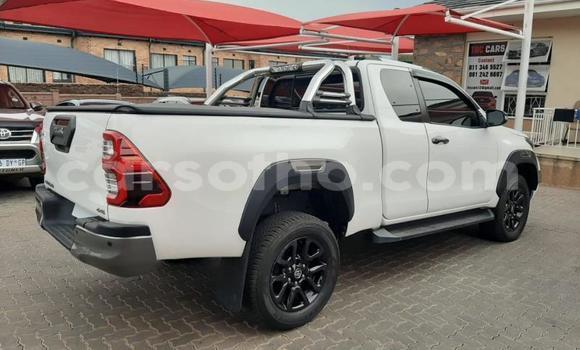 اشتري مستعمل Toyota Hilux White سيارة في Maseru في Maseru اشتري مستعمل Toyota Hilux White سيارة في Maseru في Maseru