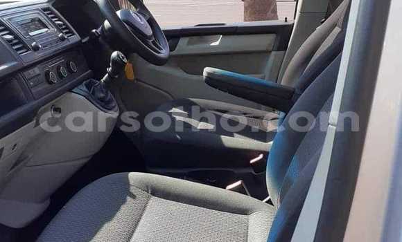 Acheter Occasion Voiture Volkswagen Caravelle Gris à Butha–Buthe, Thaba-Tseka Acheter Occasion Voiture Volkswagen Caravelle Gris à Butha–Buthe, Thaba-Tseka