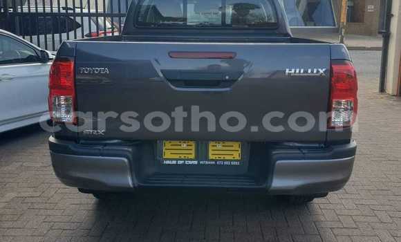 اشتري مستعمل Toyota Hilux Silver سيارة في Mohale's Hoek في Mohale's Hoek اشتري مستعمل Toyota Hilux Silver سيارة في Mohale's Hoek في Mohale's Hoek