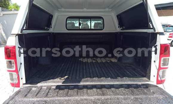 Sayi Na hannu Ford Ranger White Mota in Maseru a Maseru Sayi Na hannu Ford Ranger White Mota in Maseru a Maseru