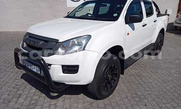 Sayi Na hannu Isuzu KB White Mota in Butha–Buthe a Thaba-Tseka Sayi Na hannu Isuzu KB White Mota in Butha–Buthe a Thaba-Tseka