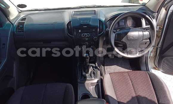 Sayi Na hannu Isuzu KB White Mota in Butha–Buthe a Thaba-Tseka Sayi Na hannu Isuzu KB White Mota in Butha–Buthe a Thaba-Tseka