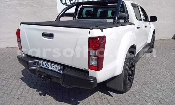 Sayi Na hannu Isuzu KB White Mota in Butha–Buthe a Thaba-Tseka Sayi Na hannu Isuzu KB White Mota in Butha–Buthe a Thaba-Tseka