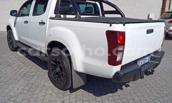 Sayi Na hannu Isuzu KB White Mota in Butha–Buthe a Thaba-Tseka Sayi Na hannu Isuzu KB White Mota in Butha–Buthe a Thaba-Tseka