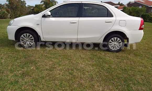 Sayi Na hannu Toyota Etios White Mota in Quthing a Butha-Buthe Sayi Na hannu Toyota Etios White Mota in Quthing a Butha-Buthe