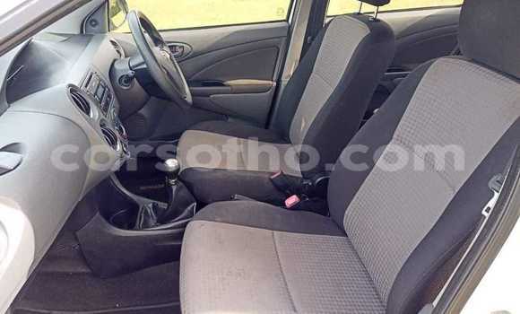 Sayi Na hannu Toyota Etios White Mota in Quthing a Butha-Buthe Sayi Na hannu Toyota Etios White Mota in Quthing a Butha-Buthe