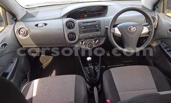 Sayi Na hannu Toyota Etios White Mota in Quthing a Butha-Buthe Sayi Na hannu Toyota Etios White Mota in Quthing a Butha-Buthe