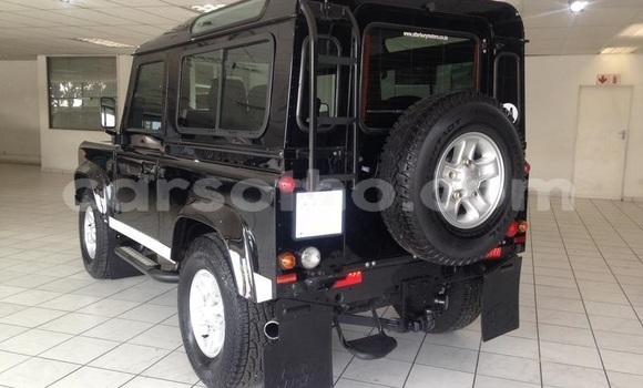 Sayi Na hannu Land Rover Defender Black Mota in Butha–Buthe a Thaba-Tseka Sayi Na hannu Land Rover Defender Black Mota in Butha–Buthe a Thaba-Tseka