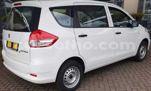 Sayi Na hannu Suzuki Ertiga White Mota in Mafeteng a Mafeteng Sayi Na hannu Suzuki Ertiga White Mota in Mafeteng a Mafeteng