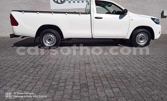 Sayi Na hannu Toyota Hilux White Mota in Butha Buthe a Butha-Buthe Sayi Na hannu Toyota Hilux White Mota in Butha Buthe a Butha-Buthe