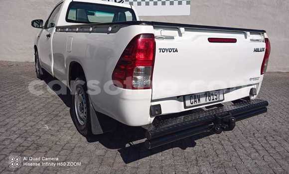 Sayi Na hannu Toyota Hilux White Mota in Butha Buthe a Butha-Buthe Sayi Na hannu Toyota Hilux White Mota in Butha Buthe a Butha-Buthe