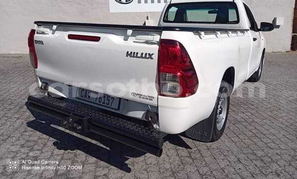 Sayi Na hannu Toyota Hilux White Mota in Butha Buthe a Butha-Buthe Sayi Na hannu Toyota Hilux White Mota in Butha Buthe a Butha-Buthe