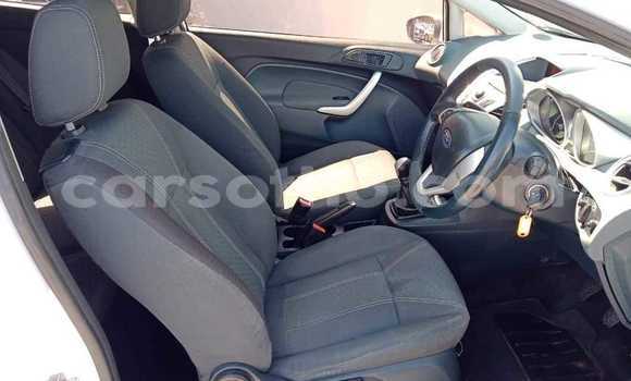 Sayi Na hannu Ford Fiesta White Mota in Mohale's Hoek a Mohale's Hoek Sayi Na hannu Ford Fiesta White Mota in Mohale's Hoek a Mohale's Hoek