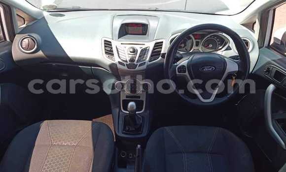 Sayi Na hannu Ford Fiesta White Mota in Mohale's Hoek a Mohale's Hoek Sayi Na hannu Ford Fiesta White Mota in Mohale's Hoek a Mohale's Hoek