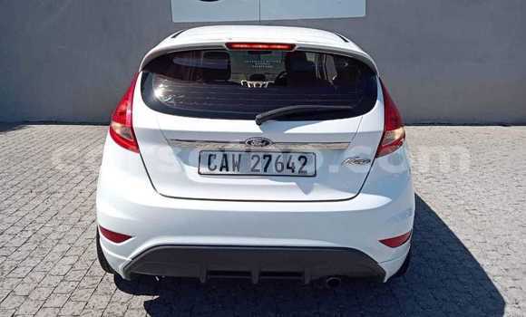 Sayi Na hannu Ford Fiesta White Mota in Mohale's Hoek a Mohale's Hoek Sayi Na hannu Ford Fiesta White Mota in Mohale's Hoek a Mohale's Hoek