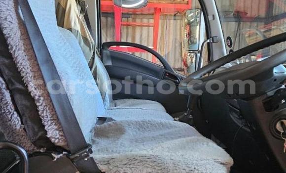 Sayi Na hannu Isuzu FTR 850 White Babbar mota in Maseru a Maseru Sayi Na hannu Isuzu FTR 850 White Babbar mota in Maseru a Maseru