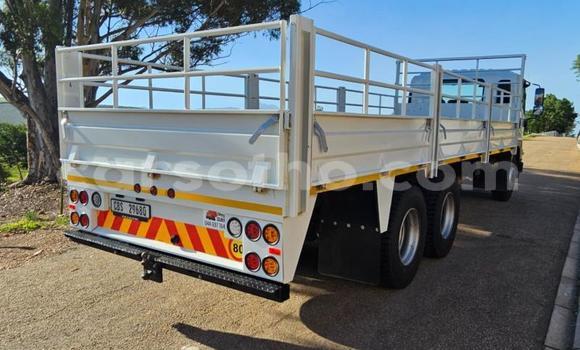 Sayi Na hannu Isuzu FTR 850 White Babbar mota in Maseru a Maseru Sayi Na hannu Isuzu FTR 850 White Babbar mota in Maseru a Maseru