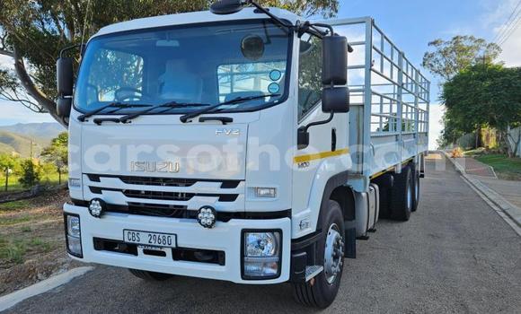 Sayi Na hannu Isuzu FTR 850 White Babbar mota in Maseru a Maseru Sayi Na hannu Isuzu FTR 850 White Babbar mota in Maseru a Maseru