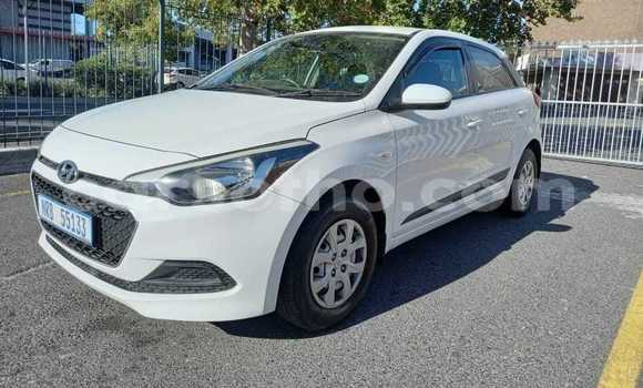 Buy Used Hyundai i20 White Car in Mohale's Hoek in Mohale's Hoek
