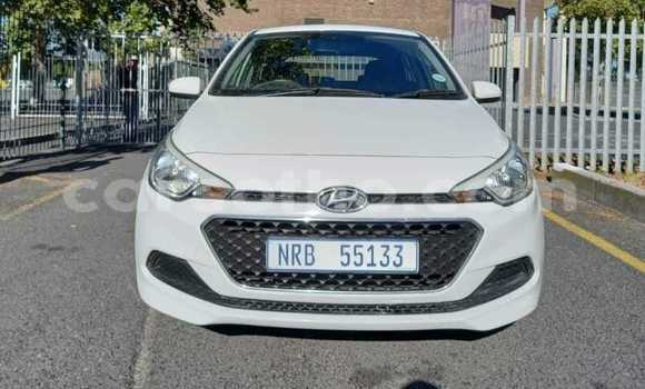 Sayi Na hannu Hyundai i20 White Mota in Mohale's Hoek a Mohale's Hoek Sayi Na hannu Hyundai i20 White Mota in Mohale's Hoek a Mohale's Hoek