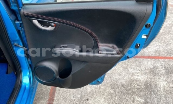 Buy Used Honda FIT Blue Car in Butha–Buthe in Thaba-Tseka Buy Used Honda FIT Blue Car in Butha–Buthe in Thaba-Tseka
