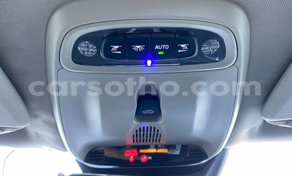 Sayi Na hannu Volvo V40 Cross Country White Mota in Maputsoe a Leribe Sayi Na hannu Volvo V40 Cross Country White Mota in Maputsoe a Leribe