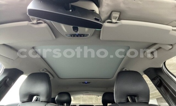 Sayi Na hannu Volvo V40 Cross Country White Mota in Maputsoe a Leribe Sayi Na hannu Volvo V40 Cross Country White Mota in Maputsoe a Leribe