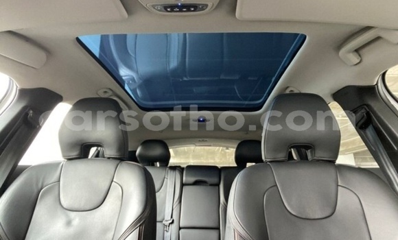 Sayi Na hannu Volvo V40 Cross Country White Mota in Maputsoe a Leribe Sayi Na hannu Volvo V40 Cross Country White Mota in Maputsoe a Leribe
