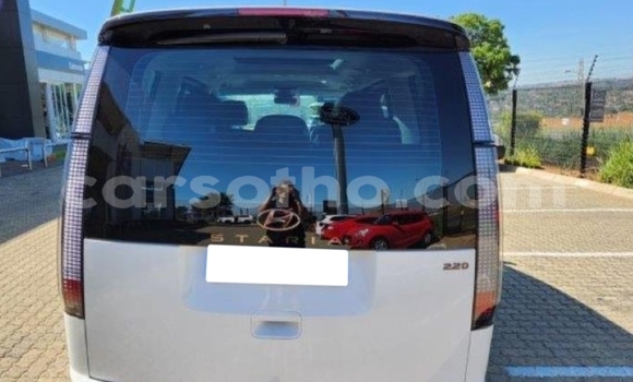 Sayi Na hannu Hyundai Starex (H-1) White Mota in Butha–Buthe a Thaba-Tseka Sayi Na hannu Hyundai Starex (H-1) White Mota in Butha–Buthe a Thaba-Tseka