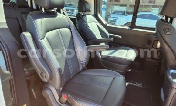 Sayi Na hannu Hyundai Starex (H-1) White Mota in Butha–Buthe a Thaba-Tseka Sayi Na hannu Hyundai Starex (H-1) White Mota in Butha–Buthe a Thaba-Tseka