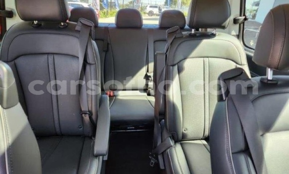 Sayi Na hannu Hyundai Starex (H-1) White Mota in Butha–Buthe a Thaba-Tseka Sayi Na hannu Hyundai Starex (H-1) White Mota in Butha–Buthe a Thaba-Tseka