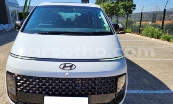 Sayi Na hannu Hyundai Starex (H-1) White Mota in Butha–Buthe a Thaba-Tseka Sayi Na hannu Hyundai Starex (H-1) White Mota in Butha–Buthe a Thaba-Tseka