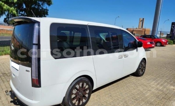Sayi Na hannu Hyundai Starex (H-1) White Mota in Butha–Buthe a Thaba-Tseka Sayi Na hannu Hyundai Starex (H-1) White Mota in Butha–Buthe a Thaba-Tseka