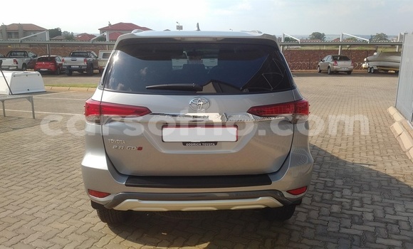 اشتري مستعمل Toyota Fortuner Silver سيارة في Import - Dubai في Maseru اشتري مستعمل Toyota Fortuner Silver سيارة في Import - Dubai في Maseru