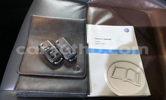 Sayi Na hannu Volkswagen Touran Silver Mota in Maputsoa a Leribe Sayi Na hannu Volkswagen Touran Silver Mota in Maputsoa a Leribe