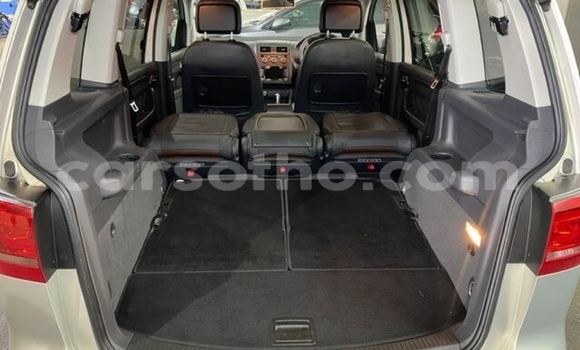 Sayi Na hannu Volkswagen Touran Silver Mota in Maputsoa a Leribe Sayi Na hannu Volkswagen Touran Silver Mota in Maputsoa a Leribe