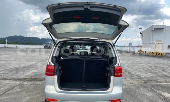 Sayi Na hannu Volkswagen Touran Silver Mota in Maputsoa a Leribe Sayi Na hannu Volkswagen Touran Silver Mota in Maputsoa a Leribe