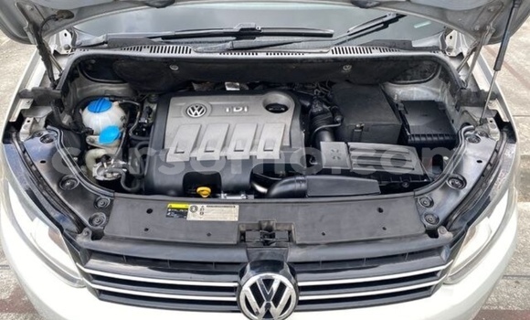 Sayi Na hannu Volkswagen Touran Silver Mota in Maputsoa a Leribe Sayi Na hannu Volkswagen Touran Silver Mota in Maputsoa a Leribe