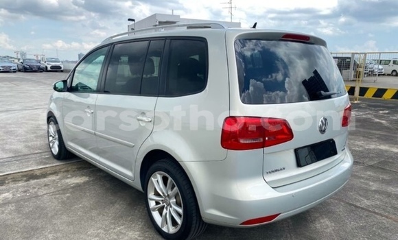 Sayi Na hannu Volkswagen Touran Silver Mota in Maputsoa a Leribe Sayi Na hannu Volkswagen Touran Silver Mota in Maputsoa a Leribe