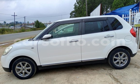 Sayi Na hannu Mazda Verisa White Mota in Maseru a Maseru Sayi Na hannu Mazda Verisa White Mota in Maseru a Maseru