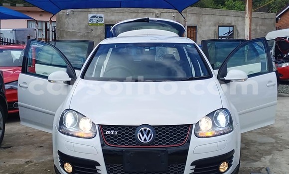 اشتري مستعمل Volkswagen Golf GTI White سيارة في Maseru في Maseru
