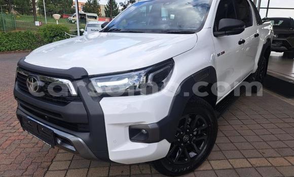 Buy Used Toyota Hilux White Car in Maseru in Maseru Buy Used Toyota Hilux White Car in Maseru in Maseru