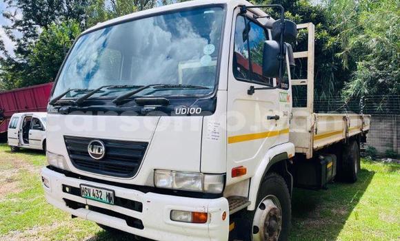 Acheter Occasion Utilitaire Nissan UD Blanc à Maseru, Maseru
