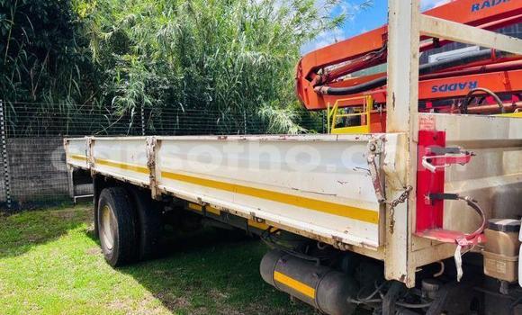 اشتري مستعمل Nissan UD White شاحنة في Maseru في Maseru اشتري مستعمل Nissan UD White شاحنة في Maseru في Maseru