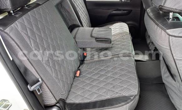 اشتري مستعمل Toyota Hilux White سيارة في Maseru في Maseru اشتري مستعمل Toyota Hilux White سيارة في Maseru في Maseru