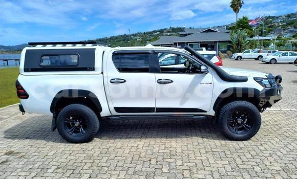 اشتري مستعمل Toyota Hilux White سيارة في Maseru في Maseru اشتري مستعمل Toyota Hilux White سيارة في Maseru في Maseru