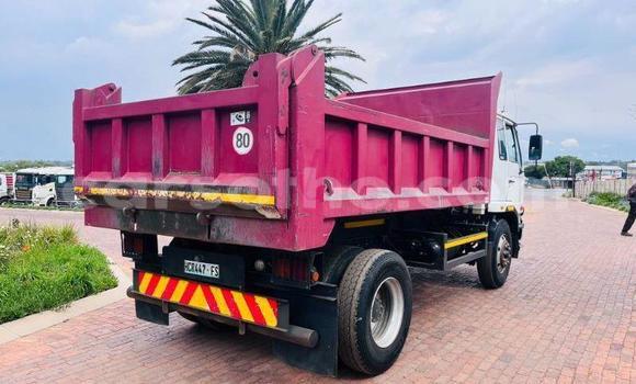 اشتري مستعمل Nissan UD Other شاحنة في Maseru في Maseru اشتري مستعمل Nissan UD Other شاحنة في Maseru في Maseru