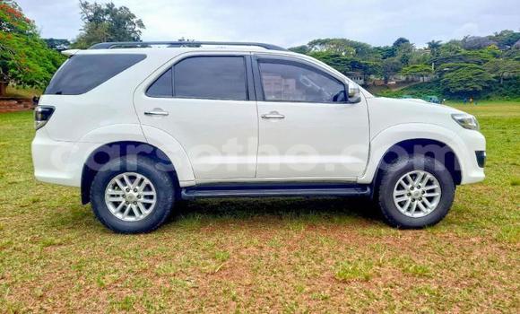 Acheter Occasion Voiture Toyota Fortuner Blanc à Maseru, Maseru Acheter Occasion Voiture Toyota Fortuner Blanc à Maseru, Maseru